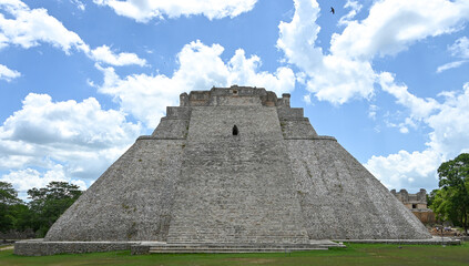 mayan pyramid of uxman