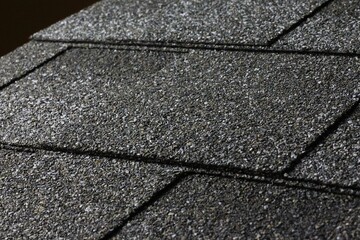 Roof tile of asphalt shingles 