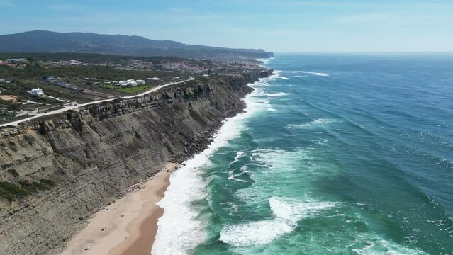 Atemberaubende K&uuml;stenlandschaft  am Praia da Agueda in Portugal