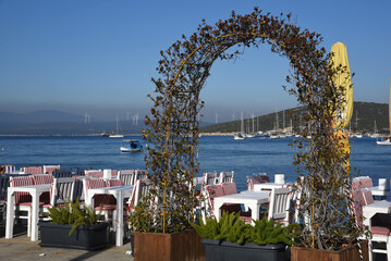 romantisches Restaurant im Hafen von Segacik, Türkei