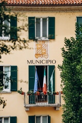 Fototapeta na wymiar Municipal building in the village of Bellagio on Lake Como