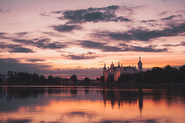 Fototapeta na wymiar sunrise over the castle