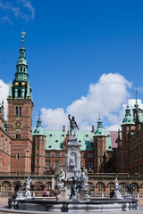 Obraz premium Sculptures and facades of Frederiksborg, palace in Copenhagen.