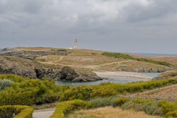 Fototapeta na wymiar Belle Ile en Mer (56) : pointe des Poulains et son phare