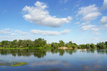 Fototapeta na wymiar Loire river bank in Chaumont-sur-Loire village