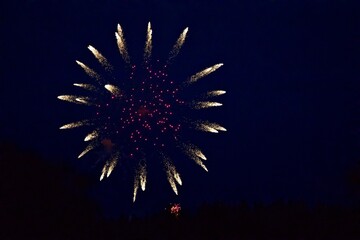 Feuerwerk bei Nacht