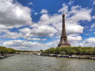 Eiffel tower and Seine river, seen from Bir-Hakeim bridge, Paris, France