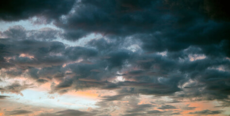 Obraz premium Amazing colored stormy sky