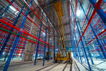 Hydraulic lifting platform on the construction site