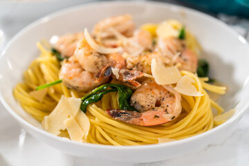Garlic Shrimp Pasta with Spinach