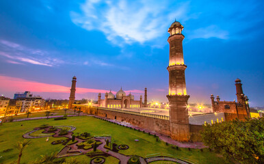  Badshahi Mosque is an iconic Mughal-era congregational mosque in Lahore, Pakistan. 