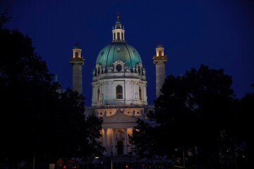 Fototapeta na wymiar view at the Saint Charles cathedral in Vienna at night