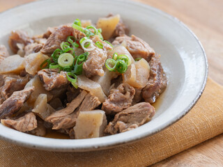 牛すじとこんにゃくの煮込み