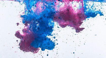 Fototapeta na wymiar colored powder falling on water in high resolution
