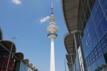 Fernsehturm Hamburg und Messehallen © Falko Göthel