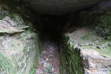 Fototapeta premium Ancien aqueduc romain, appelé aqueduc Dourbont, ville de Carhaix-Plouguer, département du Finistère, Bretagne, France
