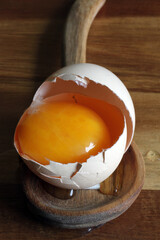 uova di gallina crudo nel guscio