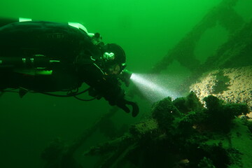 Wreck dive in the Baltic Sea - obrazy, fototapety, plakaty