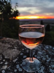 Drôme, coucher de soleil, vieux village, apéro