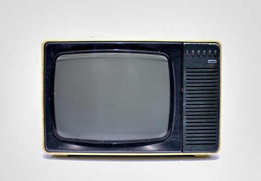 Fernseher, TV, Schwarzwei&szlig;, Sensor, Sensortasten, Kanalwahl, Lautsprecher, tragbar, mobil, Schwarzwei&szlig;-TV, 1970er, Bildschirm, Bildr&ouml;hre, Saba, Pro-FP31, Telecomputer, 1974, 1975, Schwarzwei&szlig;fernseher