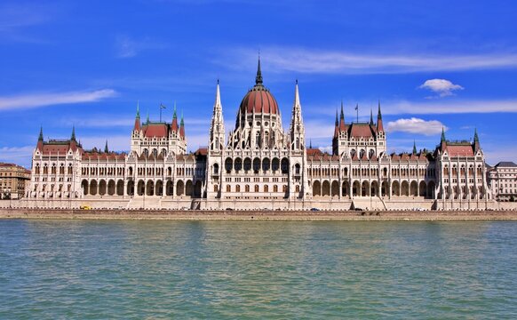 hungarian parliament building