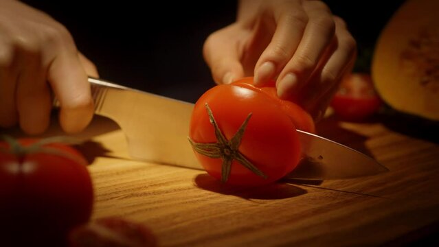 slicing tomatoes