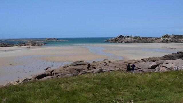 Clip vid&eacute;o de paysage de mer &agrave; Tr&eacute;gastel en Bretagne - France