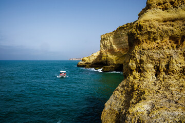 Unterwegs an der Steiküste bei Algar Seco, Algarve