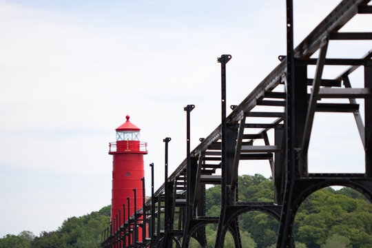 Lighthouse and catwalk on pier at Grand Haven State Park in Grand Haven, Michigan, western Michigan, Lake Michigan, Great Lakes