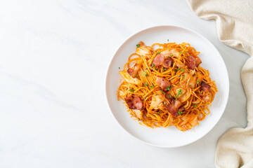stir-fried spaghetti with kimchi and bacon
