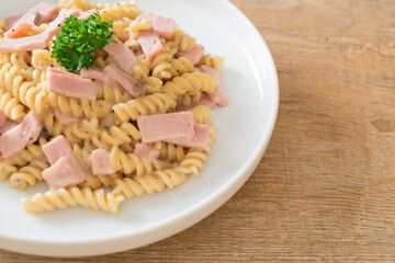 spiral pasta mushroom cream sauce with ham