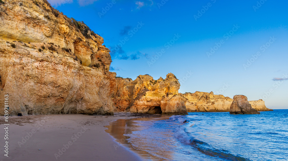 Wall mural praia da prainha, alvor, algarve, portugal