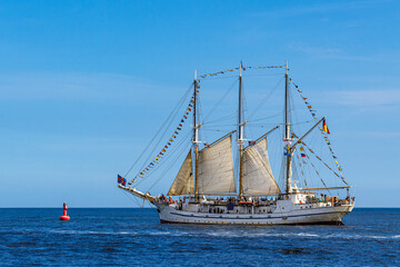 Segelschiffe auf der Ostsee während der Hanse Sail in Rostock