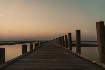 Fototapeta na wymiar jetty at dawn