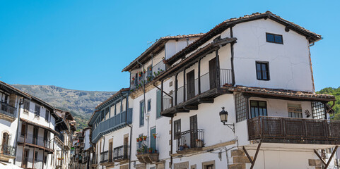 Fototapeta na wymiar Arquitectura tradicional en la villa medieval de Candelario, España
