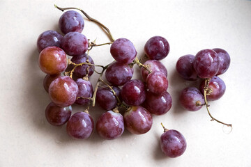 racimo de uvas negras