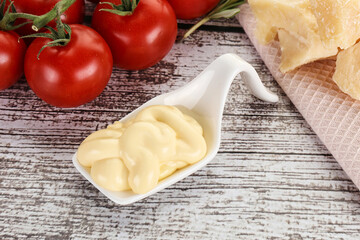 Cheese sauce in the bowl