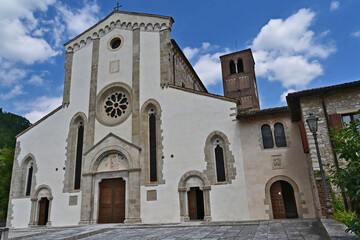 Fototapeta na wymiar Follina, la chiesa dell'Abbazia cistercense di Santa Maria - Treviso 
