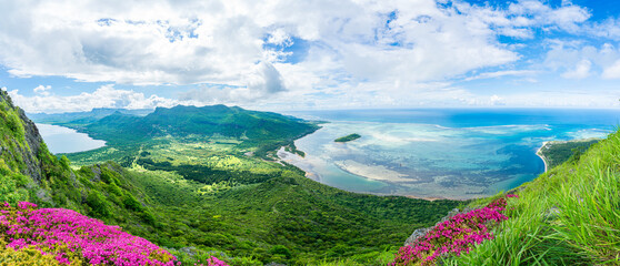 Landscape with Le Morne beach and mountain at Mauritius island, Africa - obrazy, fototapety, plakaty
