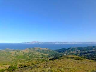 Blick vom Aussichtspunkt Mirador del Estrecho zwischen Tarifa und Algeciras in Andalusien über die...