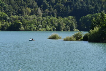 Fototapeta na wymiar Lago di Brasimone sulla'Appennino Tosco-Emiiano In provincia di Bologna