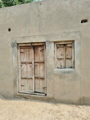 Fototapeta na wymiar old wooden door in Punjab 