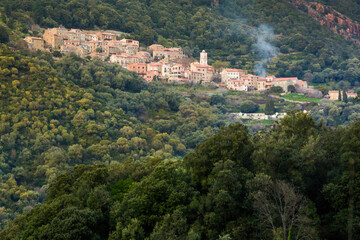 Fototapeta na wymiar Traditional buildings of Ota village in Corsica