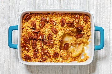 classic apple crisp with oats and pecan nuts