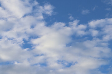 Naklejka na ściany i meble Nuvens com Céu Azul Clouds