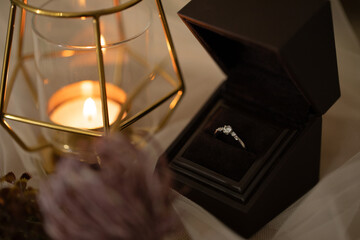 キャンドルと婚約指輪　candle and engagement ring