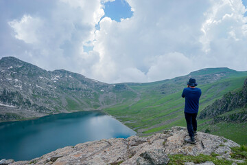 The Tarsar Marsar Lake trek is one of the prettiest treks in our country, provided you time it ... Kashmir Great Lakes is a lot tougher than the Tarsar Marsar trek, india, tourist and hikers