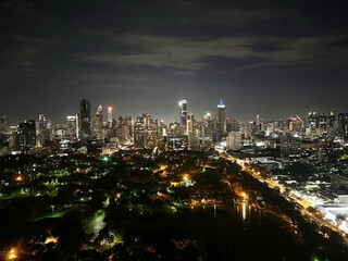 Obraz premium Bangkok city with Lumpini park at night