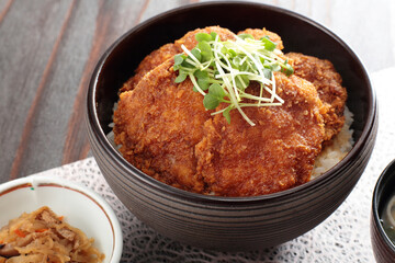 タレカツ丼