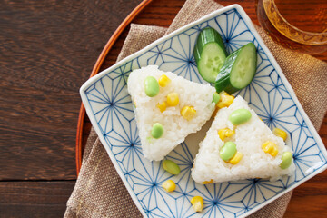 トウモロコシと枝豆のおにぎり